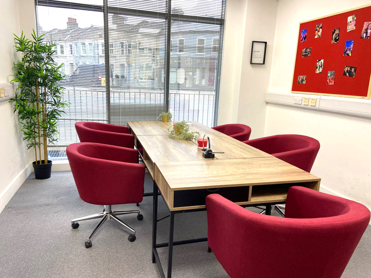 Spacious Office for 5-6 People in Battersea – at Penhurst House